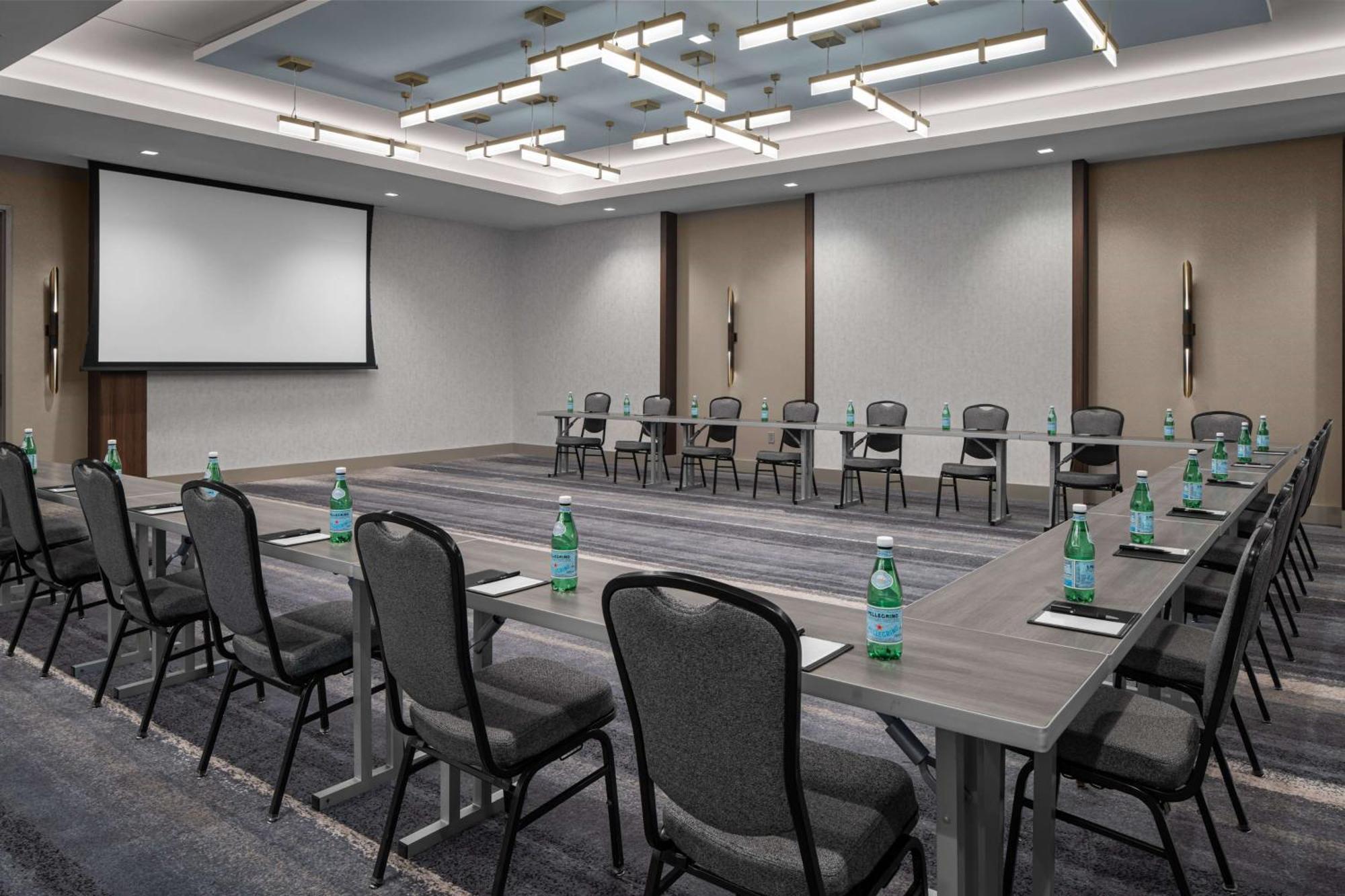 Hotel West & Main Conshohocken, Tapestry Collection Hilton Ngoại thất bức ảnh